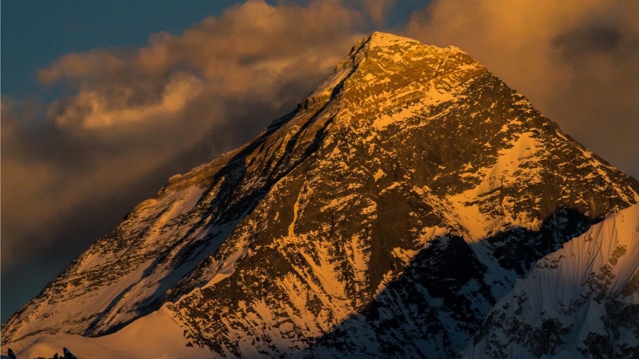 Mount everest death zone