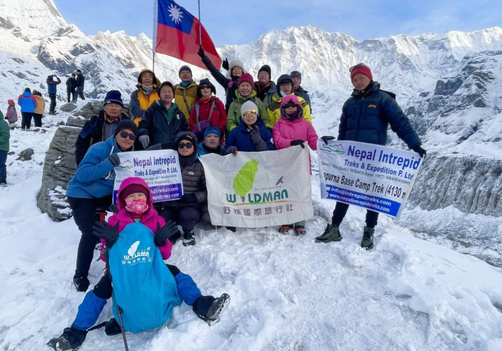 group photo during Annapurna base camp trek